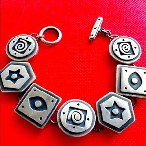 Crafted by the artist JjMEXICO.